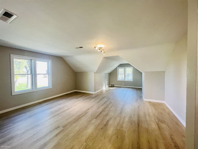 Building Photo - 2 br, 1 bath House - 302 South Harrison St...