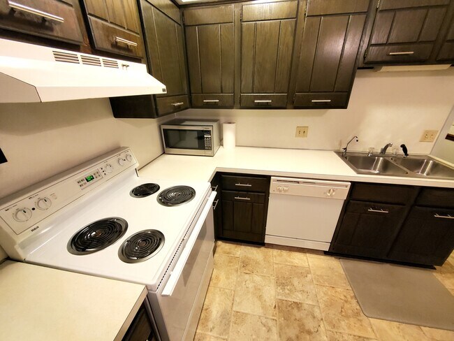 Foto del edificio - 2939 Schneider Rd