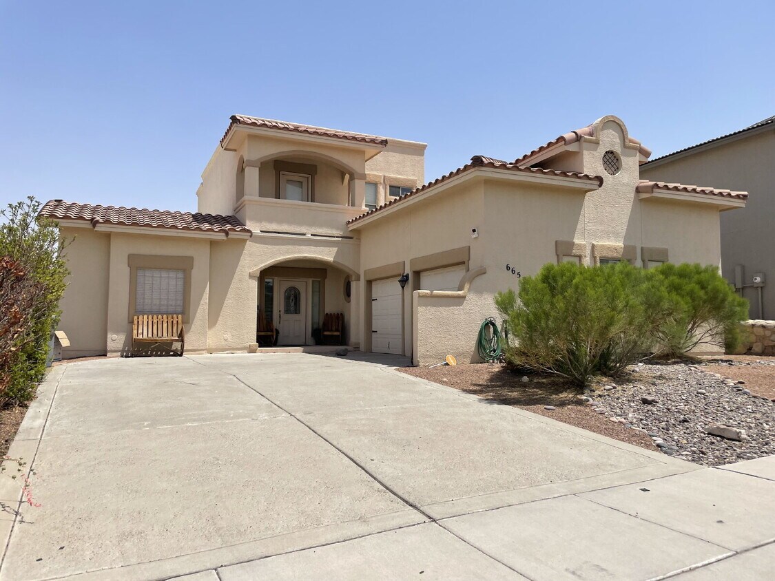 Foto principal - "Charming El Paso Oasis: 3-Bedroom Retreat...