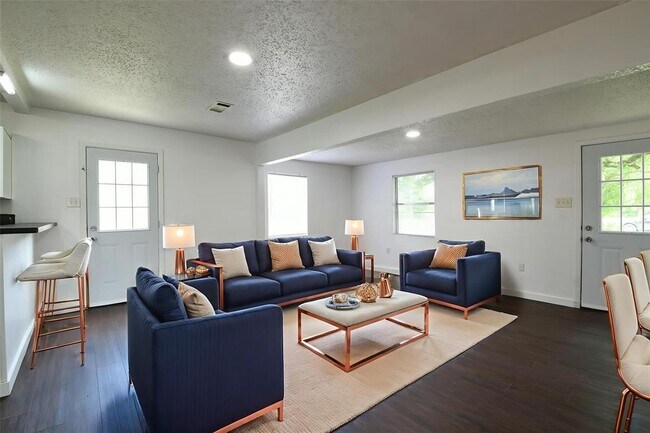 Building Photo - 24204 Linda Ln