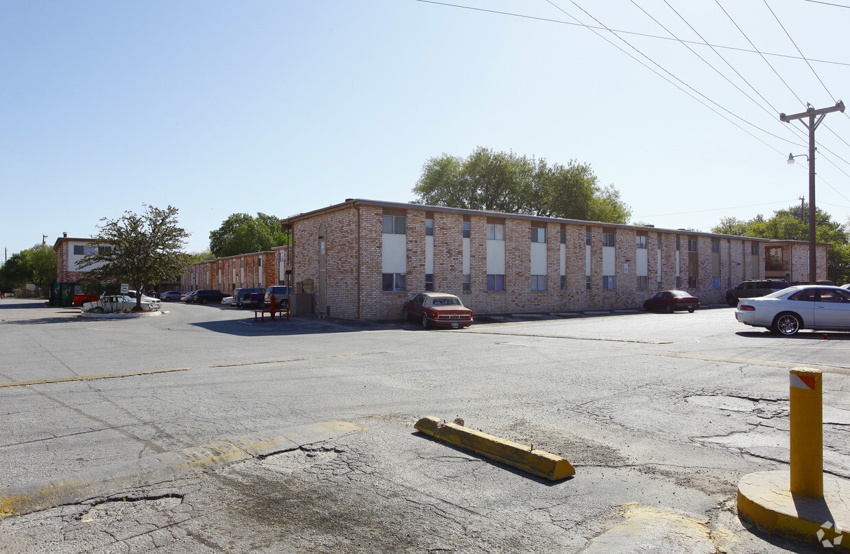 Exterior Building Photo - Villas on Springvale