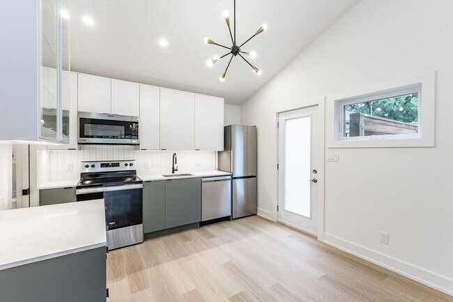 Building Photo - 51 East 42 St