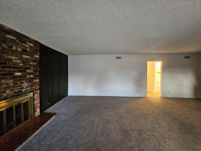 Building Photo - Spacious Private Home with Pool on Nearly Half an Acre