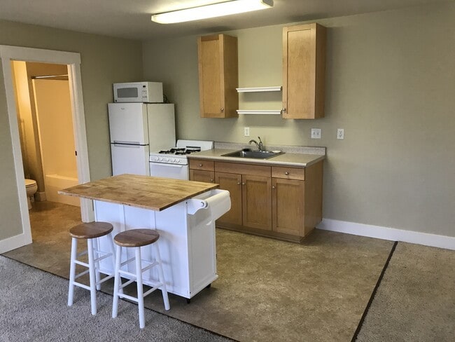 Building Photo - Studio unit in Doe Mill