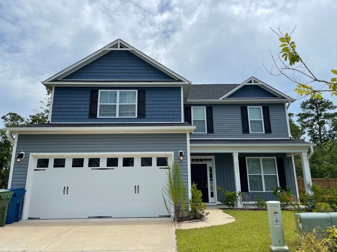 Foto principal - Like new home on cul-de-sac lot with 3 bed...