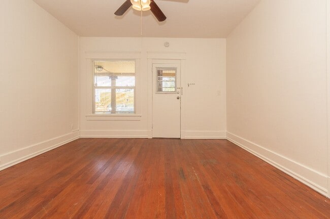Building Photo - Charming 1-Bed/1-Bath Unit One Block from the Heart of Barrio Logan! $1000 DEPOSIT!