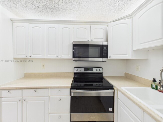 Foto del edificio - 4113 NW 88th Ave