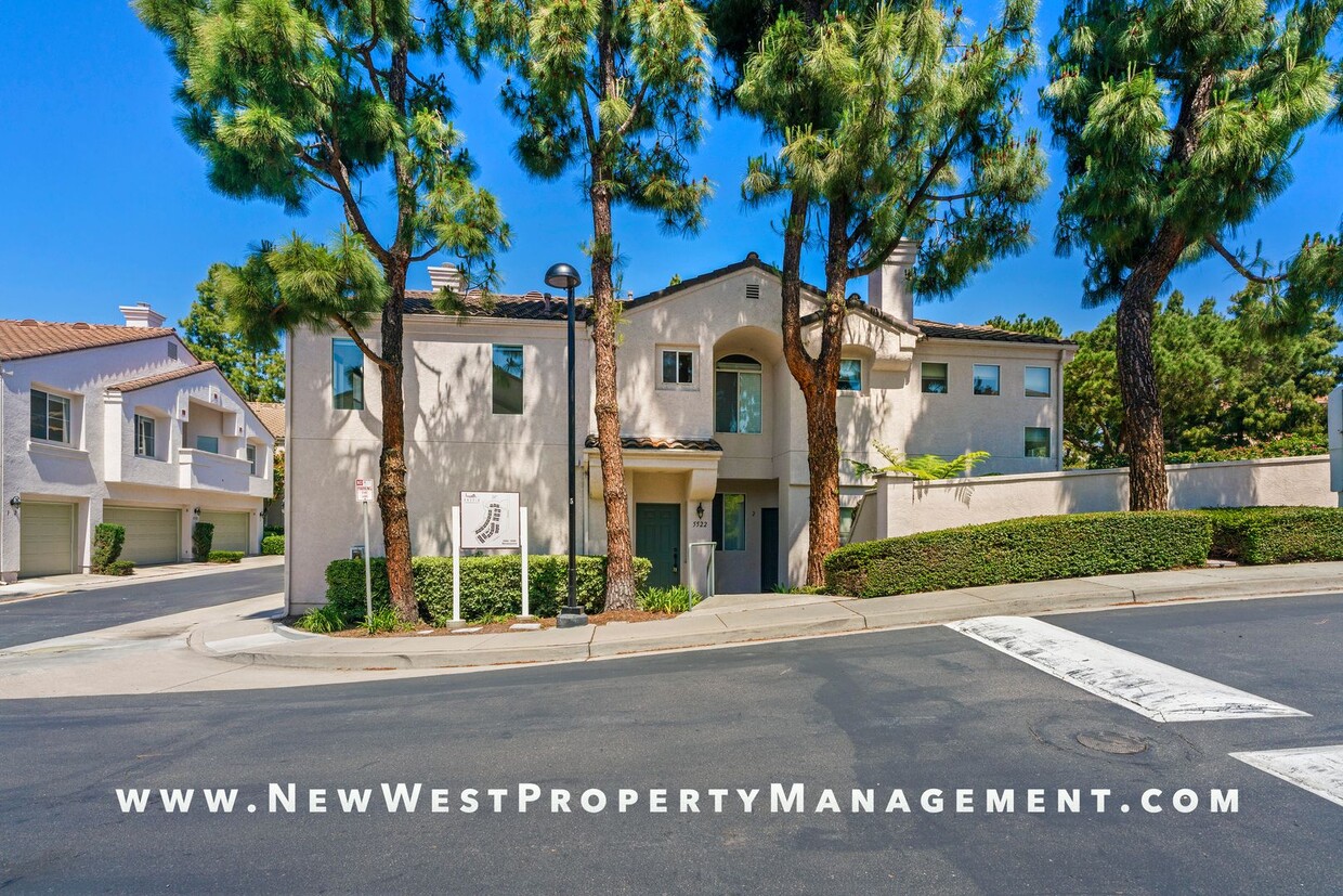 Foto principal - Newly renovated 2-bedroom UTC townhome in ...