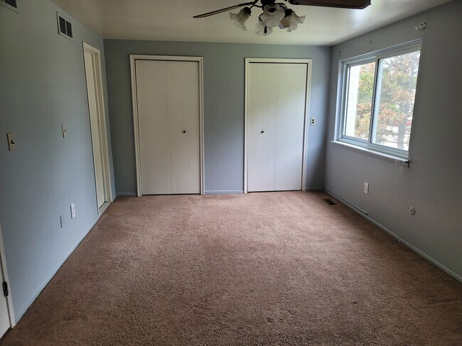 Building Photo - 37665 Charter Oaks Blvd