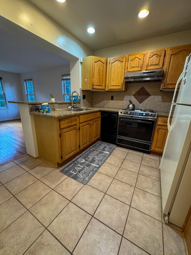 Foto del edificio - 2804 Crest Ave