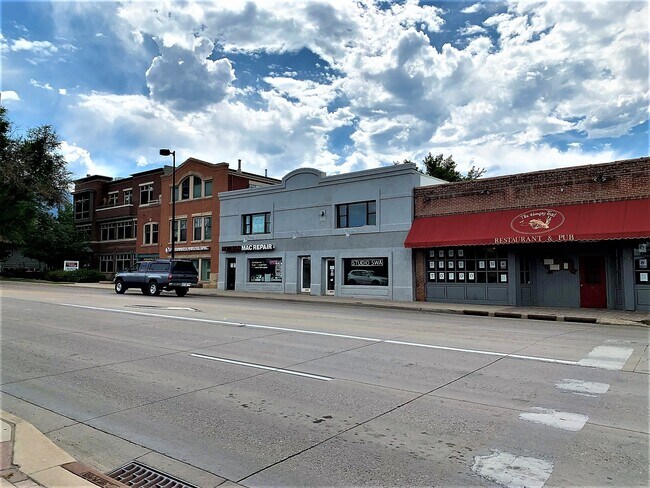 Building Photo - 2525 Broadway St