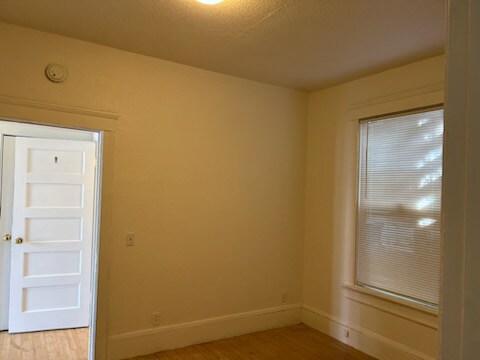Building Photo - 505 43rd St