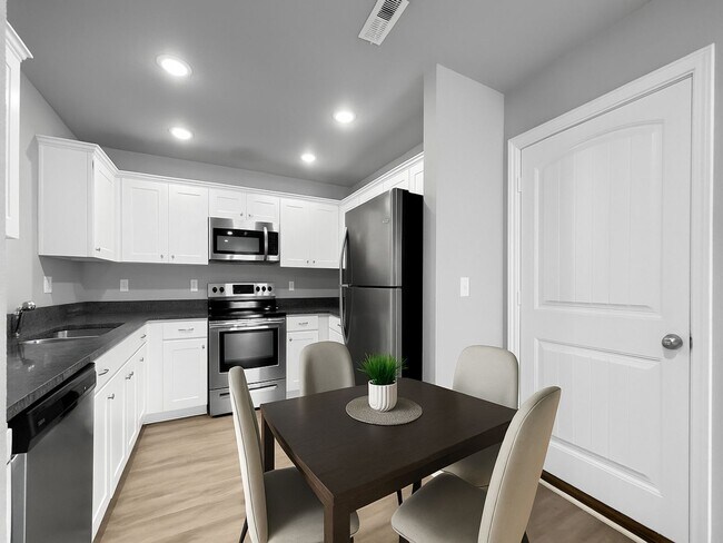 Foto del edificio - Charming 3BR/2BA Renovated Duplex | Ranch-Style Living in Colonial Gardens