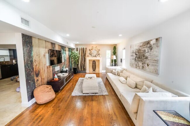 Foto del edificio - 200 NE 16th Ave