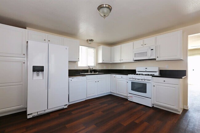 Building Photo - 4134 Harnett Ave