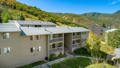Building Photo - 1670 Lower Iron Horse Loop Rd