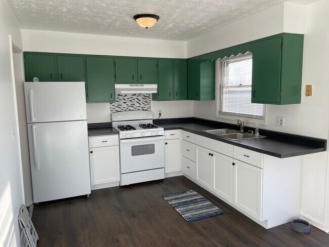 Building Photo - 5204 S College Dr