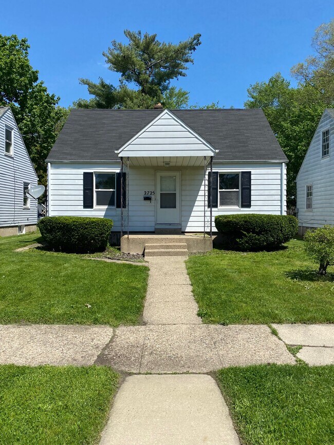 Building Photo - 2725 Prast Blvd