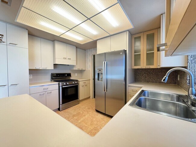 Foto del edificio - 2 Bedroom/2 Bathroom home with office