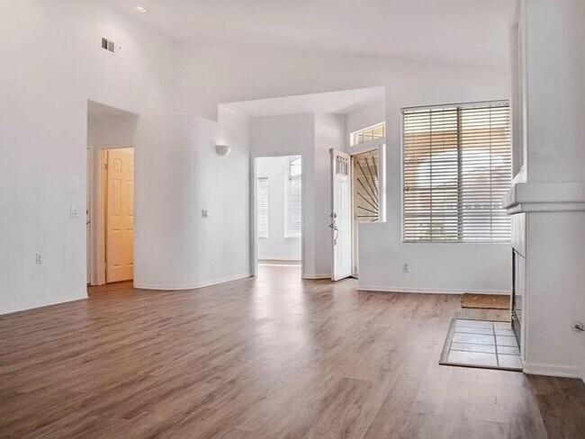 Foto del edificio - 26805 China Dr