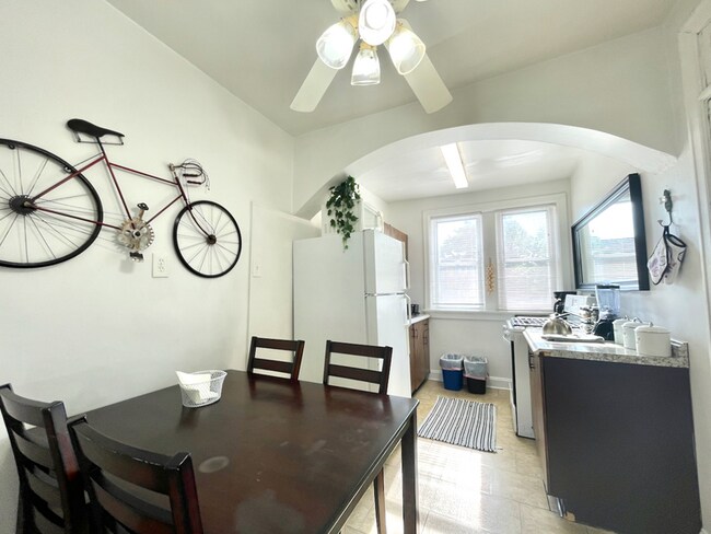 Foto del edificio - 6653 Berthold Ave