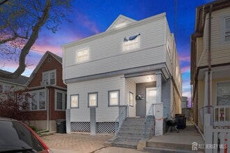 Building Photo - 423 Augustine Pl