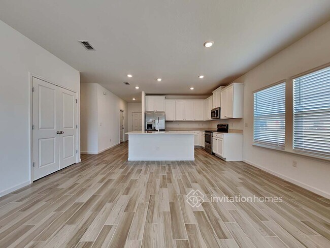 Building Photo - 9834 Lemon Balm Wy