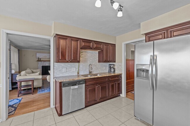 Foto del edificio - Spacious 4-Bed, 3-Bath Home in Virginia Beach!