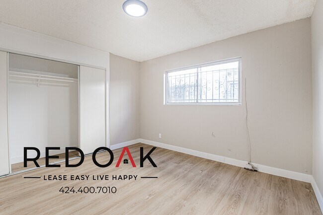 Foto del edificio - 6501 Cherry Ave