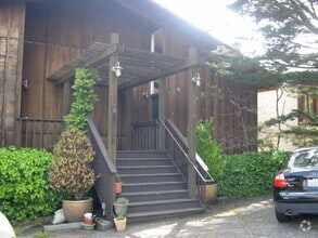 Building Photo - 240 Cazneau Ave