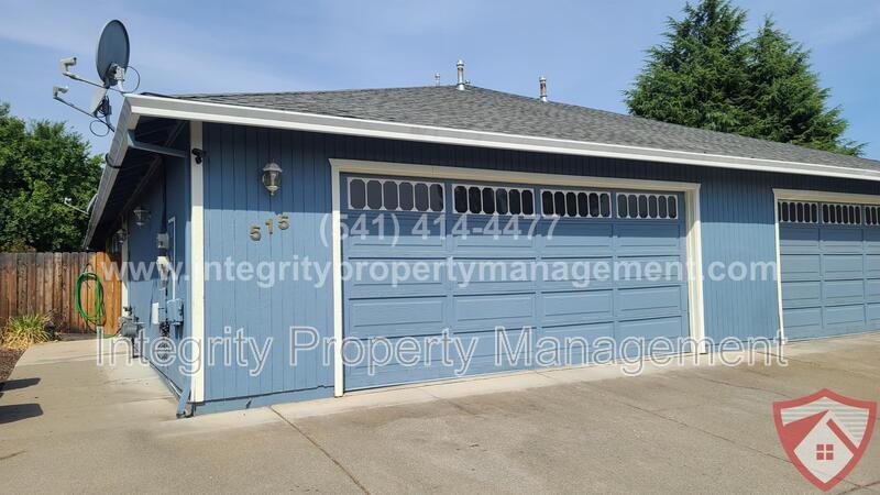 Primary Photo - 515 Primrose Dr