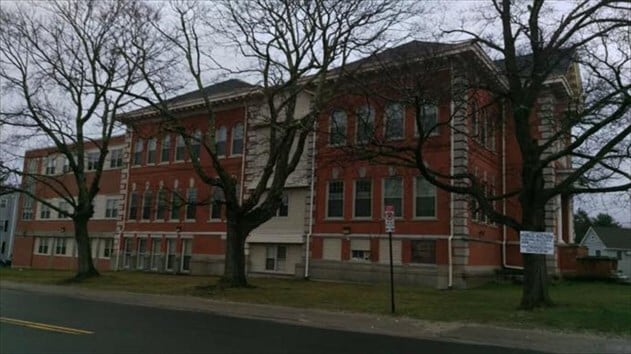 Primary Photo - 450 Hill St