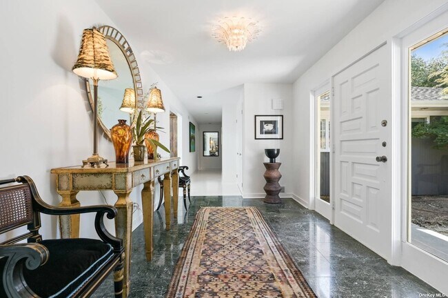 Foto del edificio - 28 Basket Neck Ln
