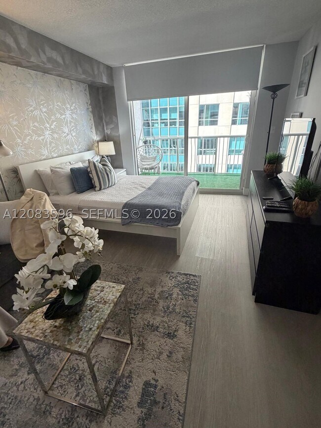 Building Photo - 1200 Brickell Bay Dr