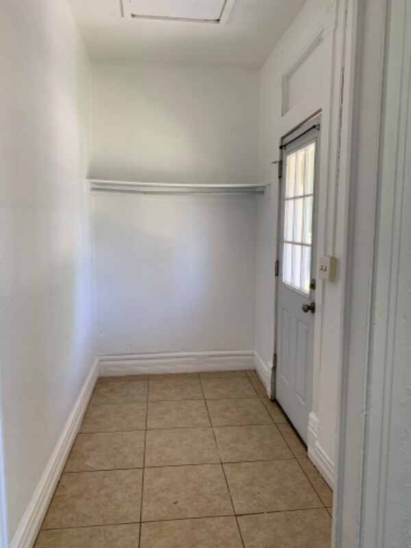 Primary Photo - 3562 High St