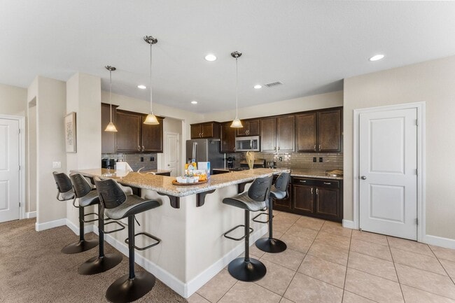 Building Photo - FULLY FURNISHED home available now.