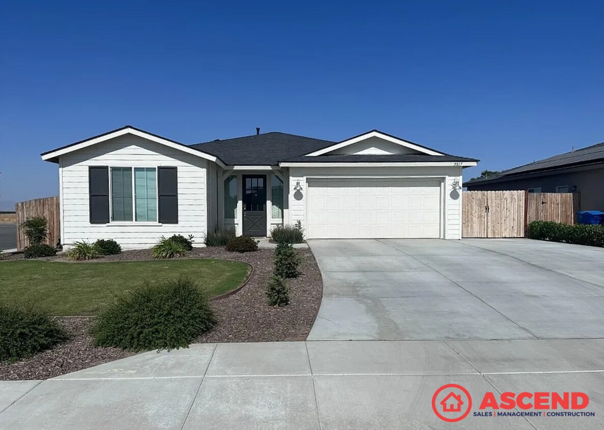Foto principal - Captivating 3 Bedroom in Southwest Bakersf...