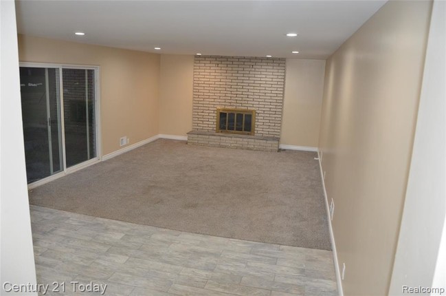 Building Photo - 4833 Faircourt Dr