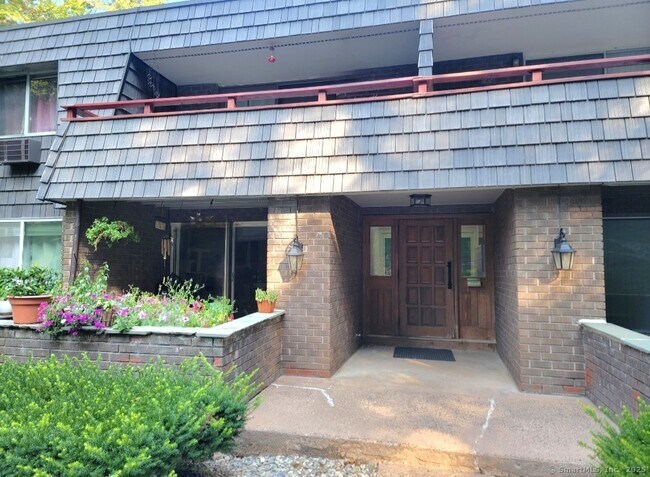 Foto del edificio - 24 Stony Brook Dr