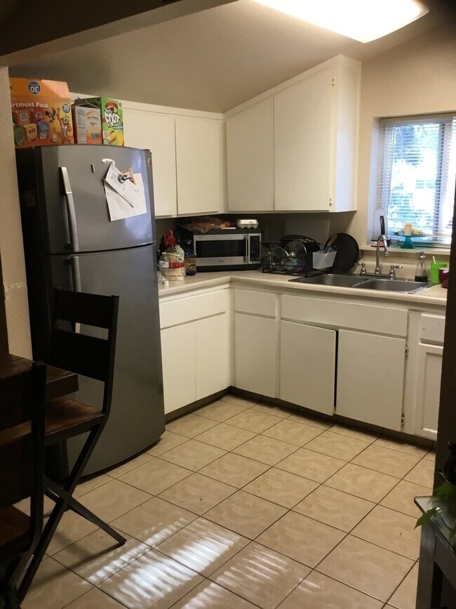 Foto del edificio - Charming 3 bedroom 2 bath for Rent!