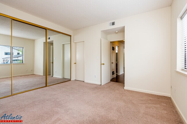 Building Photo - 1436 Rocklin Ct