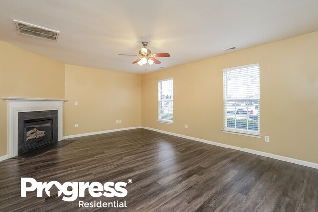 Building Photo - 125 Chaftain Dr