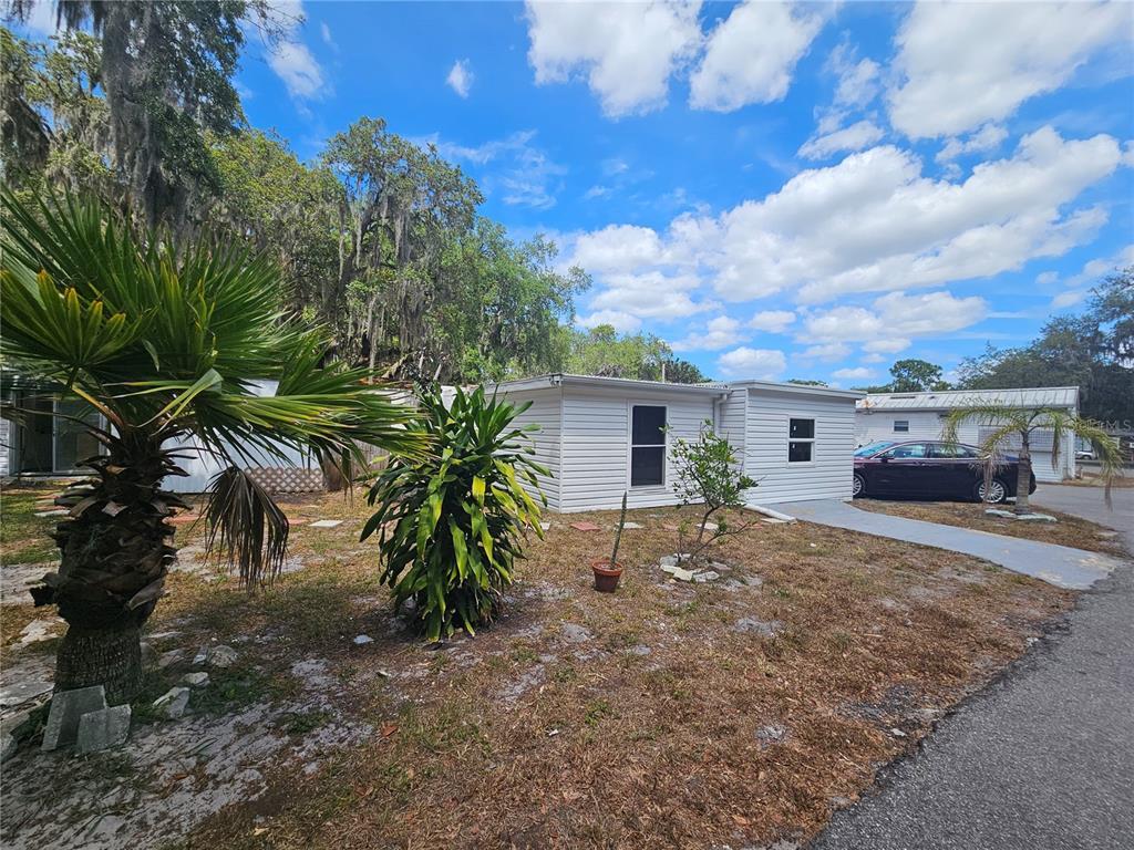 Primary Photo - 5150 Boggy Creek Rd