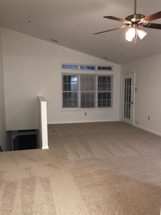 Building Photo - 8752 Grasmere Ct