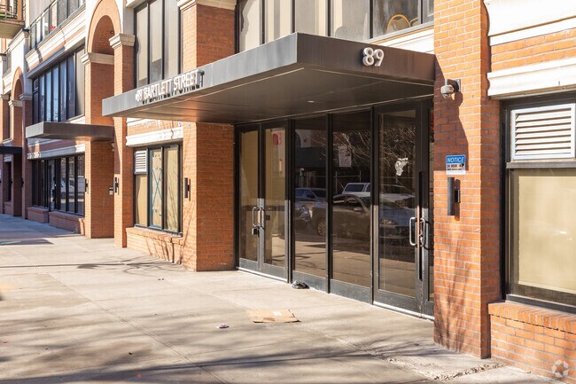 Foto del edificio - 89 Bartlett St