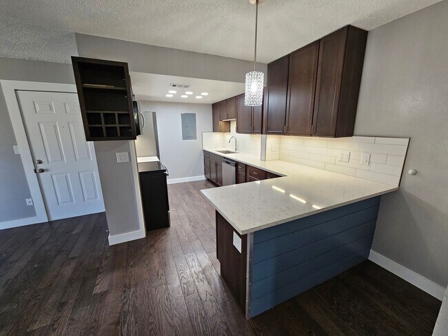 Foto del edificio - 1960 S Xanadu Way