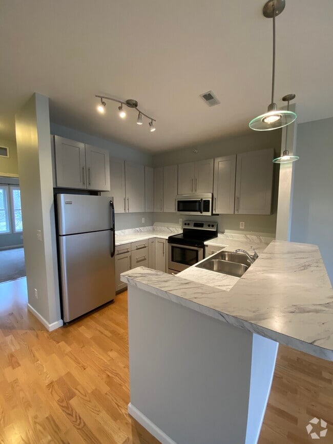 Arbors at Woodgate Apartments for Rent with Parking Bloomington, IN