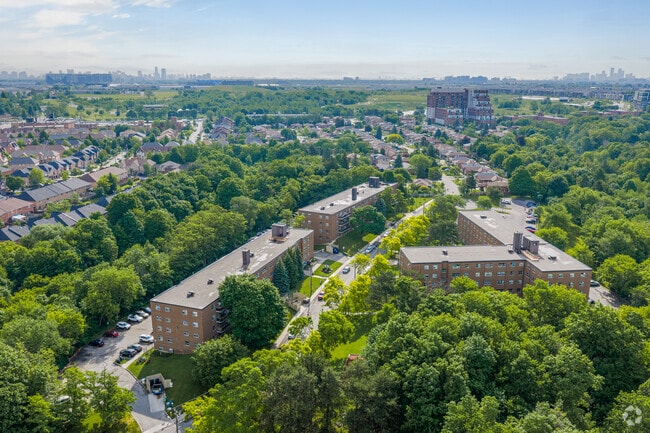 Aerial Photo - 25 Seeley Dr
