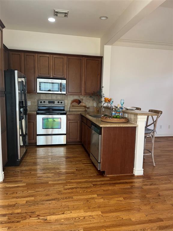 Foto del edificio - 1303 Sherwood Point Ln