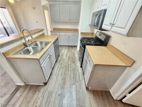 Building Photo - 8250 N Grand Canyon Dr